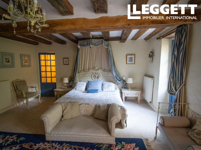 Image No.8-9 Bed House for sale