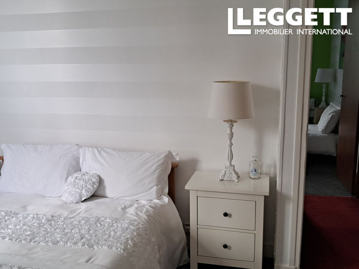 Image No.9-9 Bed Chateaux for sale