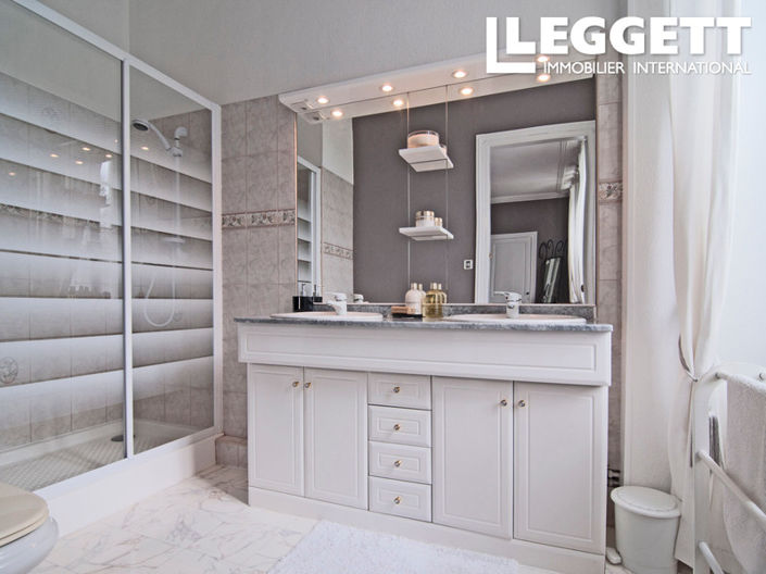 Image No.9-9 Bed Chateaux for sale