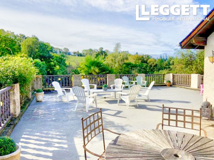 Image No.8-20 Bed House for sale