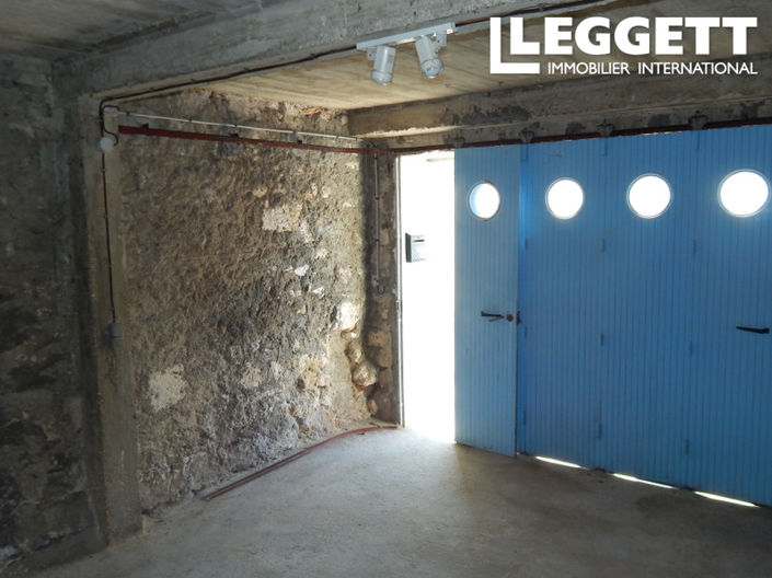 Image No.10-3 Bed House for sale