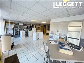 Image No.3-Commercial de 3 chambres à vendre à La Chèze