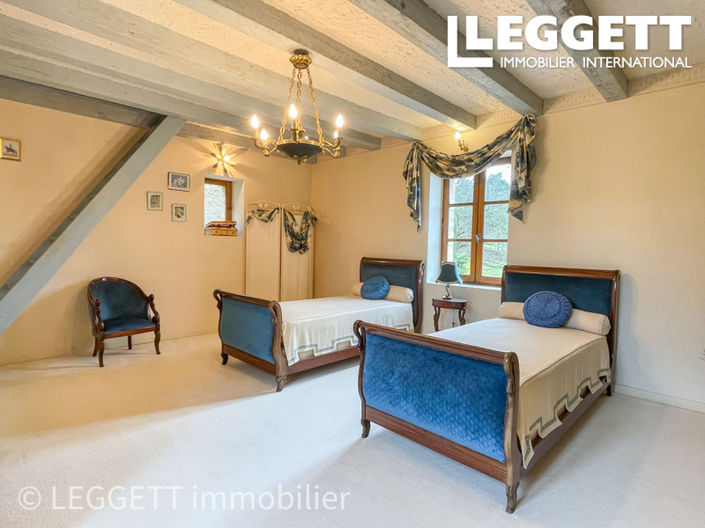 Image No.7-6 Bed House for sale