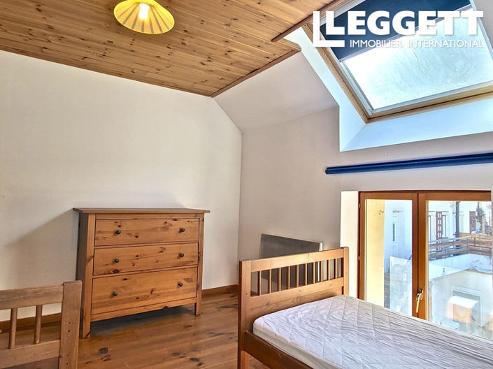 Image No.10-4 Bed House for sale