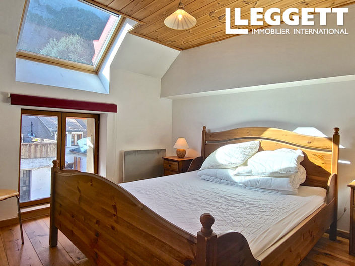 Image No.5-4 Bed House for sale