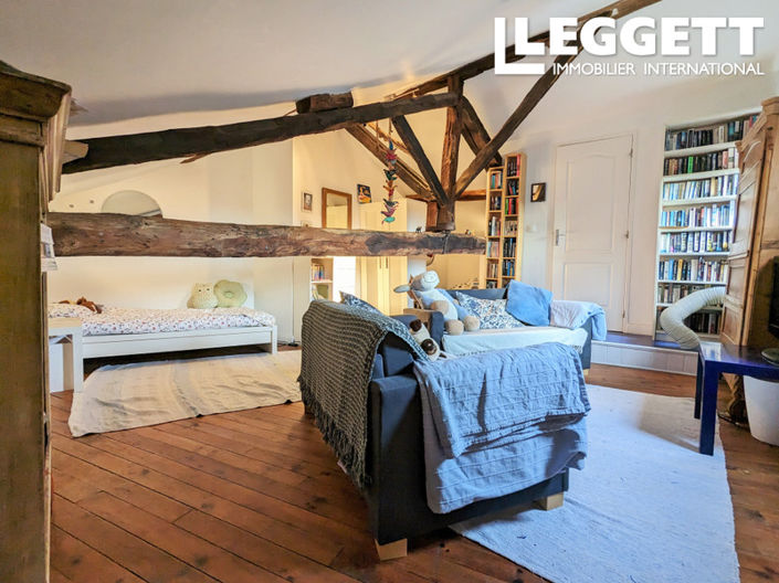 Image No.8-4 Bed House for sale