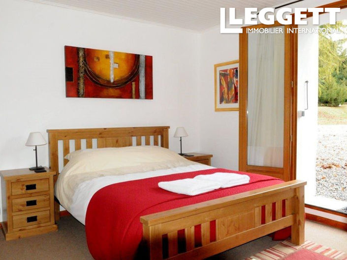 Image No.8-7 Bed Commercial for sale