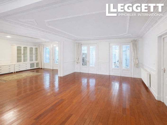 Image No.4-6 Bed House for sale