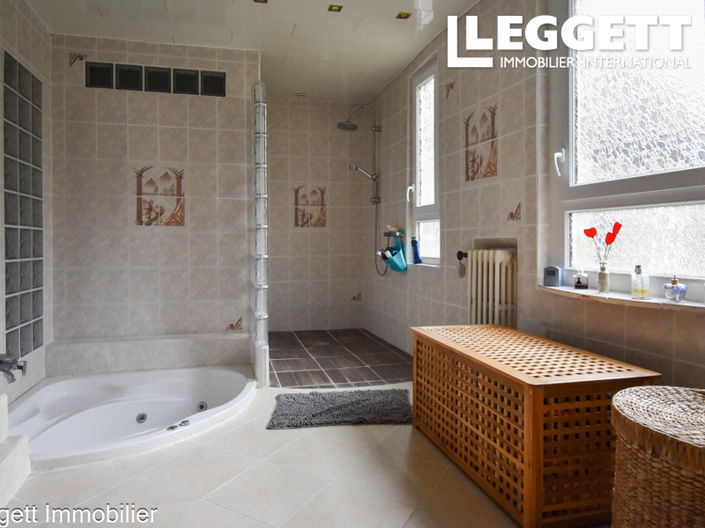 Image No.10-7 Bed House for sale