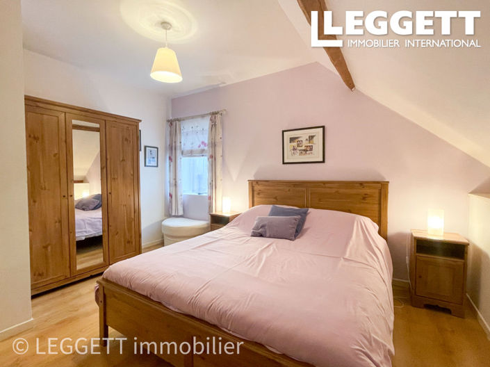 Image No.7-9 Bed House for sale