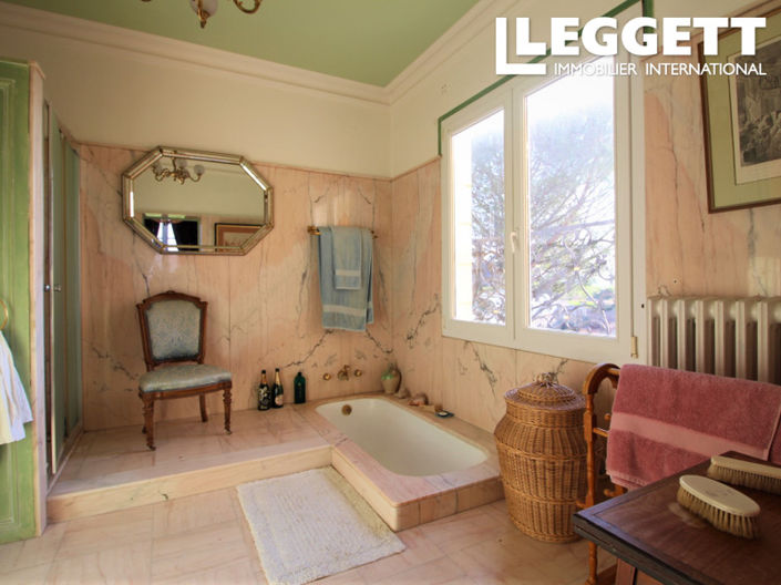 Image No.9-7 Bed House for sale