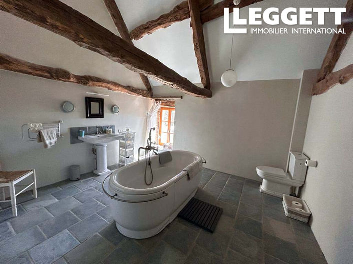 Image No.7-6 Bed House for sale