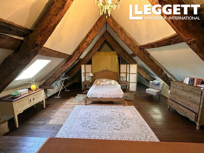 Image No.9-6 Bed House for sale