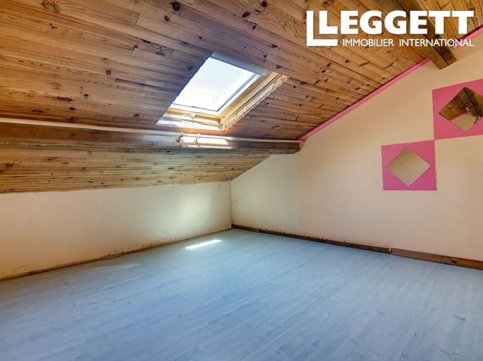 Image No.10-4 Bed House for sale