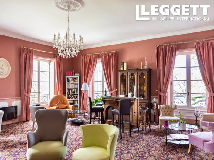 Image No.9-42 Bed Chateaux for sale