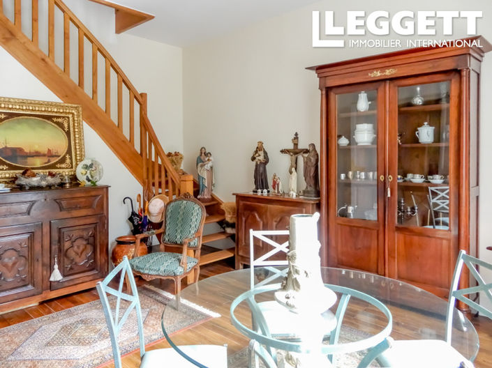 Image No.5-8 Bed House for sale