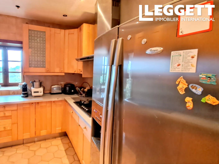 Image No.8-5 Bed House for sale