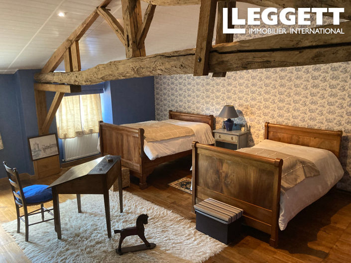 Image No.8-4 Bed House for sale