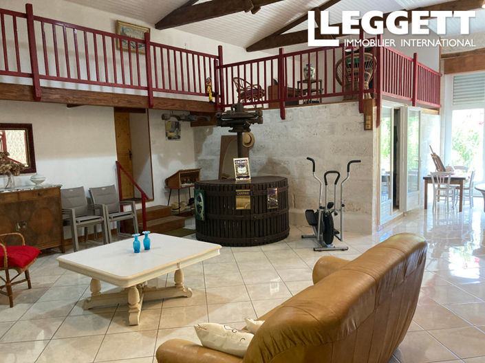 Image No.9-4 Bed House for sale