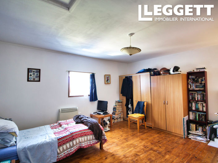 Image No.6-5 Bed House for sale