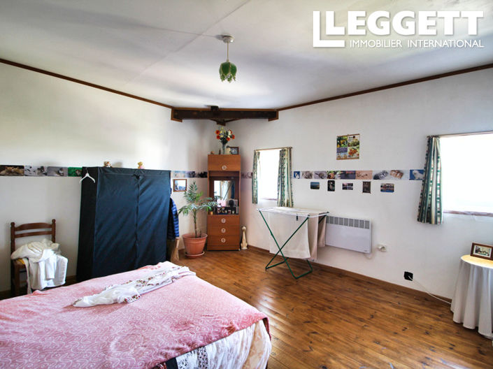 Image No.9-5 Bed House for sale