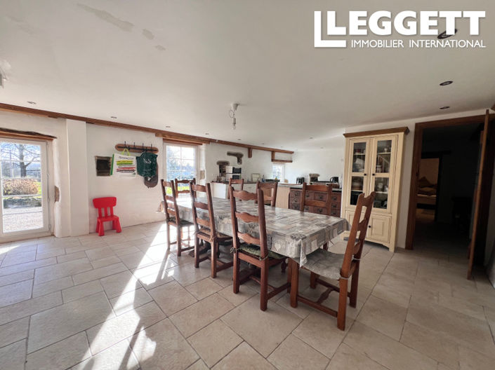 Image No.3-6 Bed House for sale