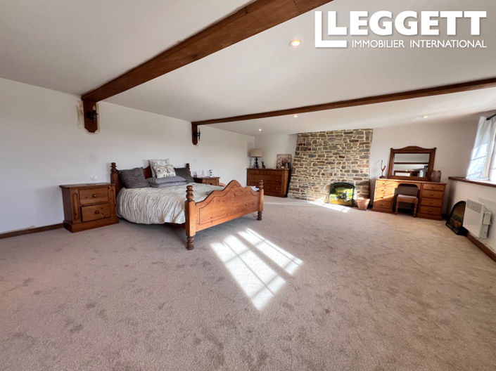 Image No.7-6 Bed House for sale