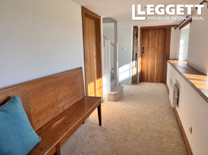 Image No.8-6 Bed House for sale