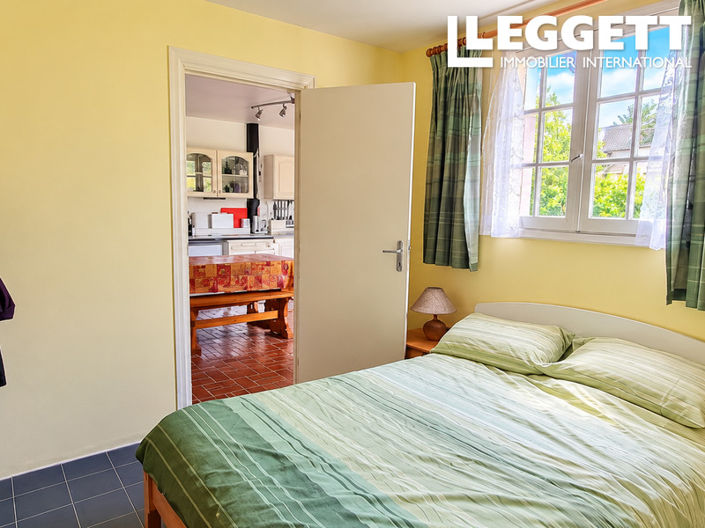 Image No.10-3 Bed House for sale
