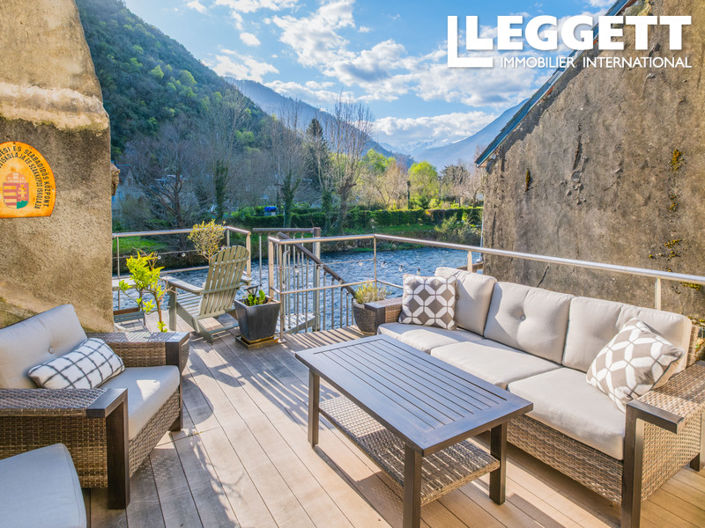Image No.1-5 Bed House for sale