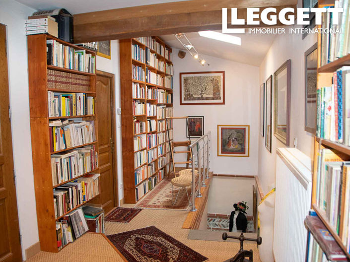 Image No.6-6 Bed House for sale