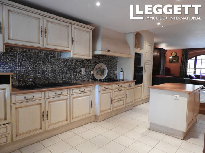 Image No.2-6 Bed House for sale