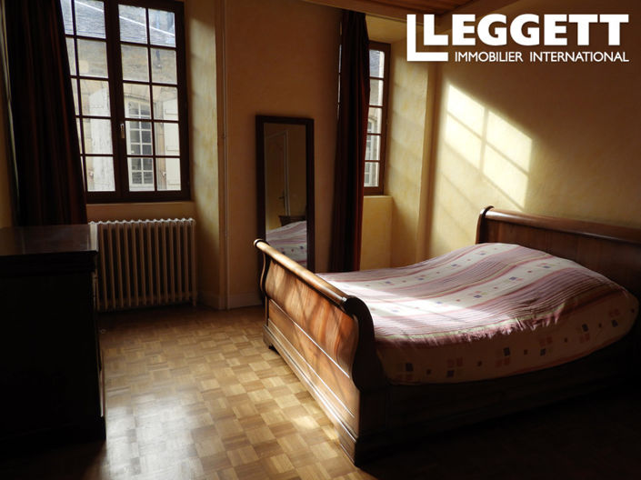 Image No.8-6 Bed House for sale