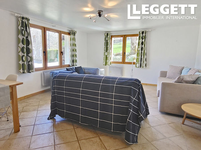 Image No.10-8 Bed House for sale