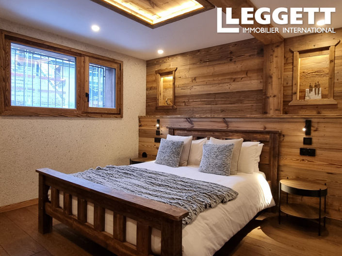 Image No.2-4 Bed House for sale