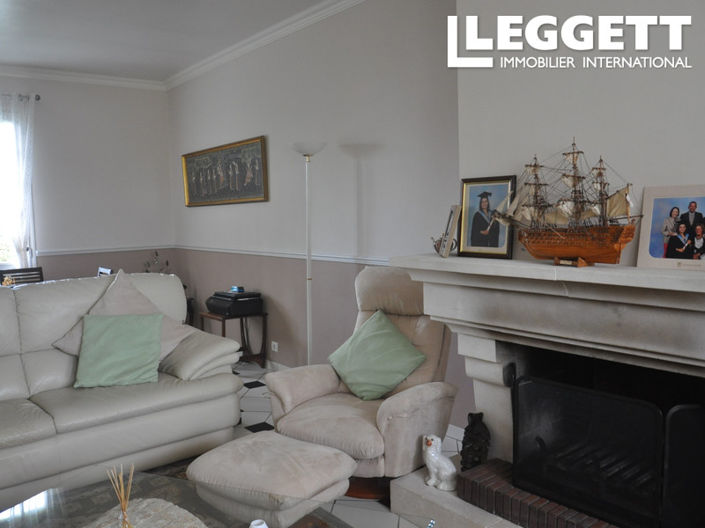 Image No.2-4 Bed House for sale