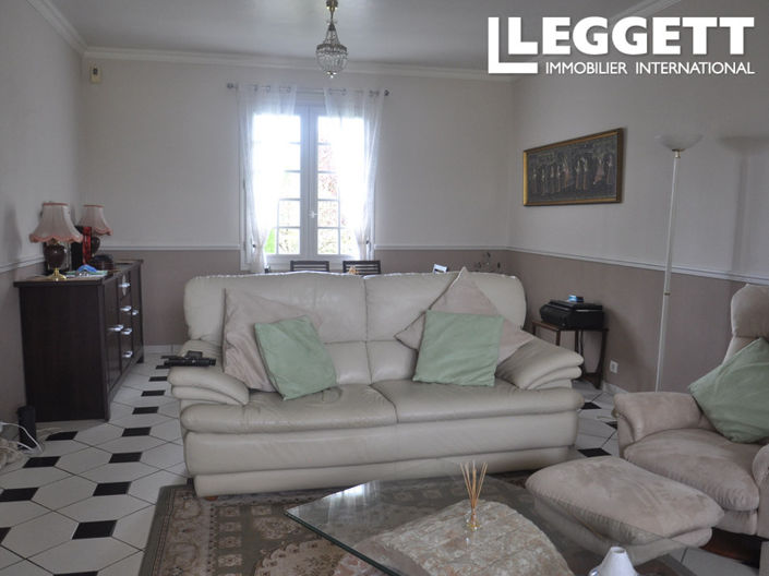 Image No.8-4 Bed House for sale