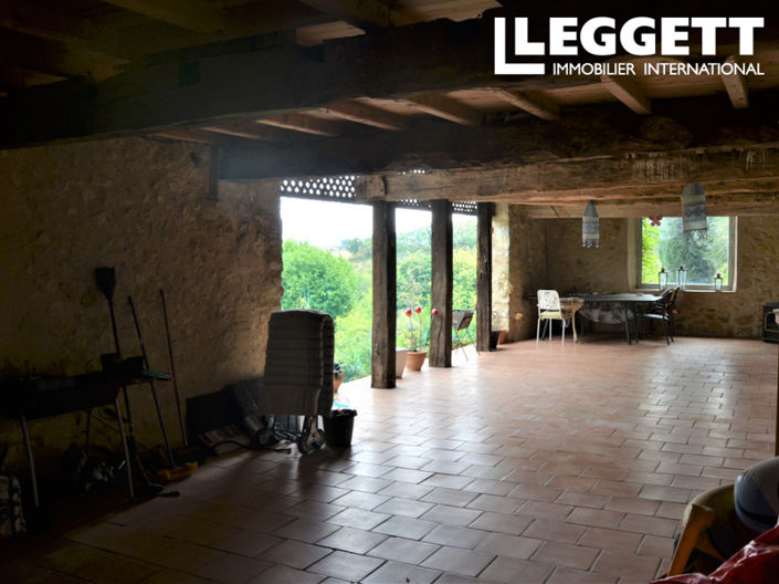 Image No.5-6 Bed House for sale