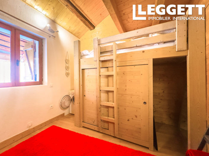 Image No.8-3 Bed House for sale
