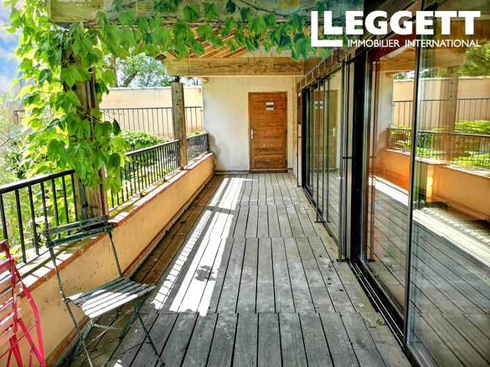 Image No.8-7 Bed House for sale