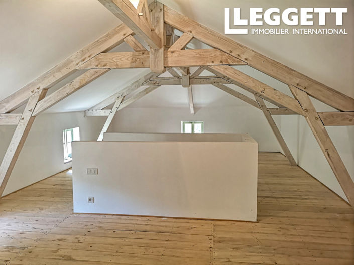 Image No.9-7 Bed House for sale