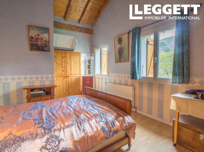 Image No.10-3 Bed House for sale