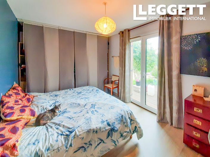 Image No.6-4 Bed House for sale