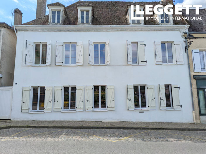 Image No.1-Commercial de 6 chambres à vendre à Châteaumeillant