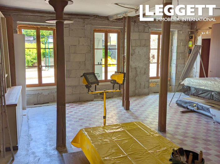 Image No.3-6 Bed Commercial for sale