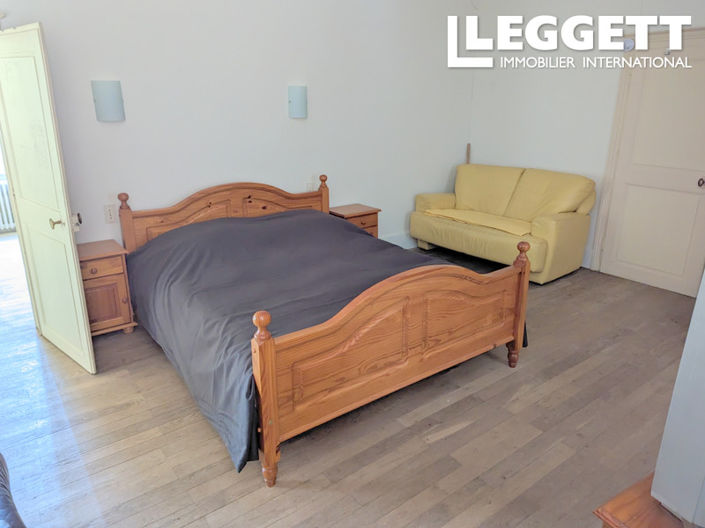 Image No.6-6 Bed Commercial for sale