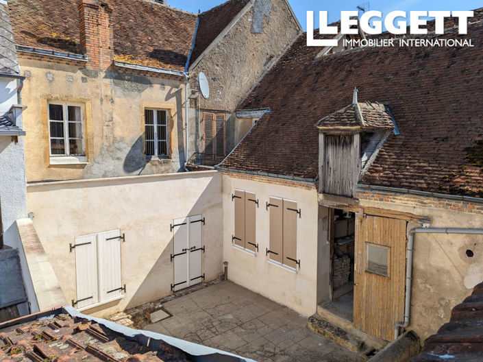 Image No.8-6 Bed Commercial for sale