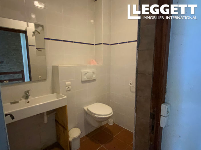 Image No.8-5 Bed House for sale