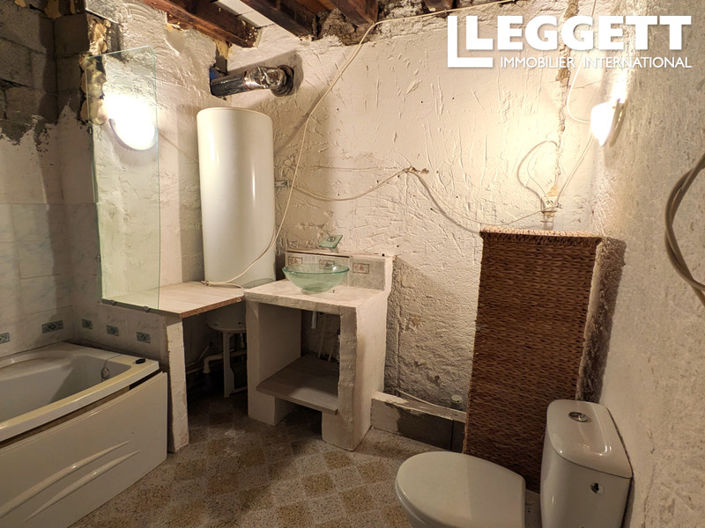 Image No.10-3 Bed House for sale