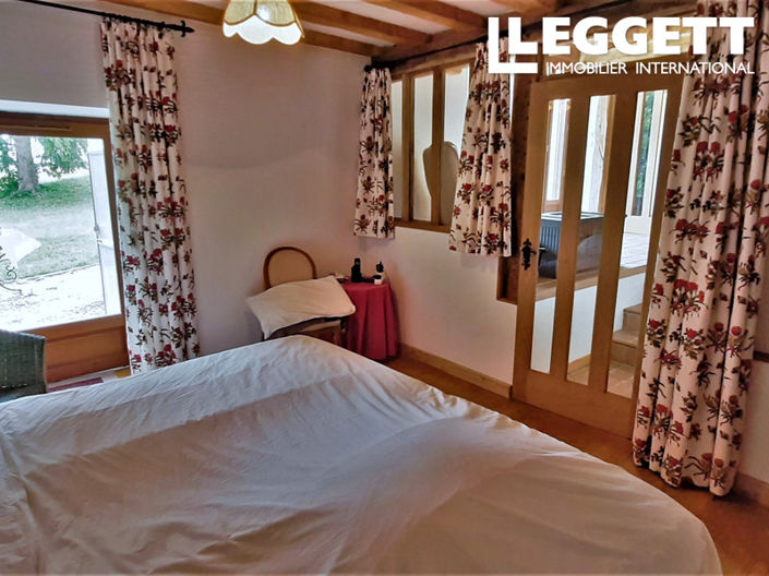 Image No.7-5 Bed House for sale